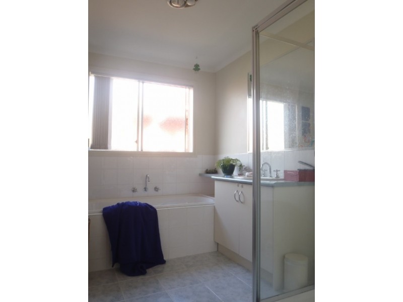 25 Allenby Road, Hillside VIC 3037