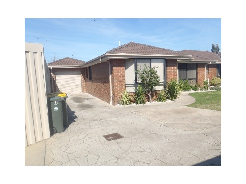 2/1 Montrose Court, Sydenham VIC 3037