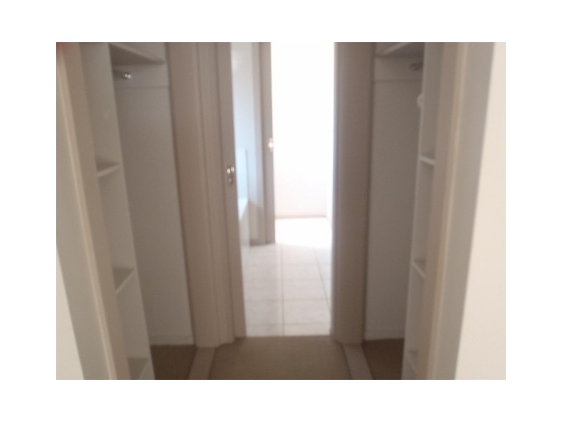 2/1 Montrose Court, Sydenham VIC 3037