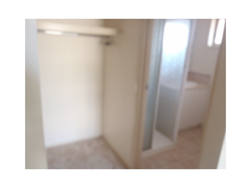 8A Manchester Drive, Sydenham VIC 3037