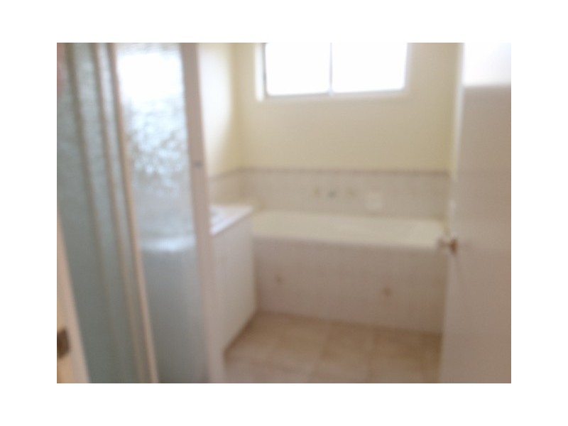 8A Manchester Drive, Sydenham VIC 3037