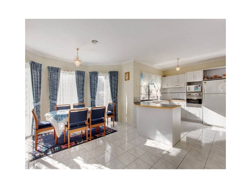 12 Rowell Place, Taylors Lakes VIC 3038