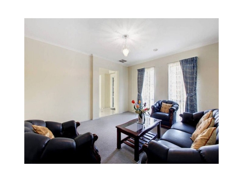 12 Rowell Place, Taylors Lakes VIC 3038