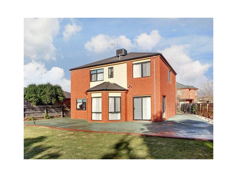 12 Rowell Place, Taylors Lakes VIC 3038