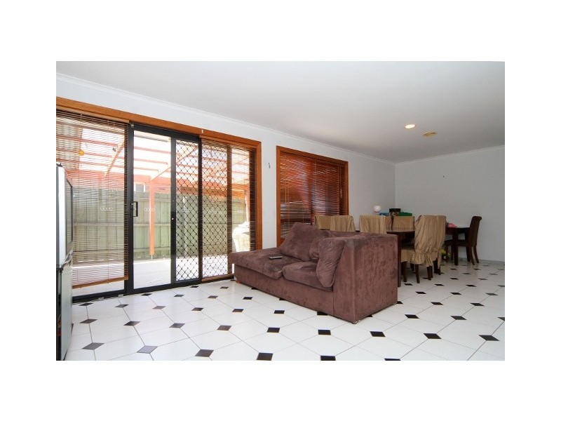 70 Catherine Drive, Hillside VIC 3037