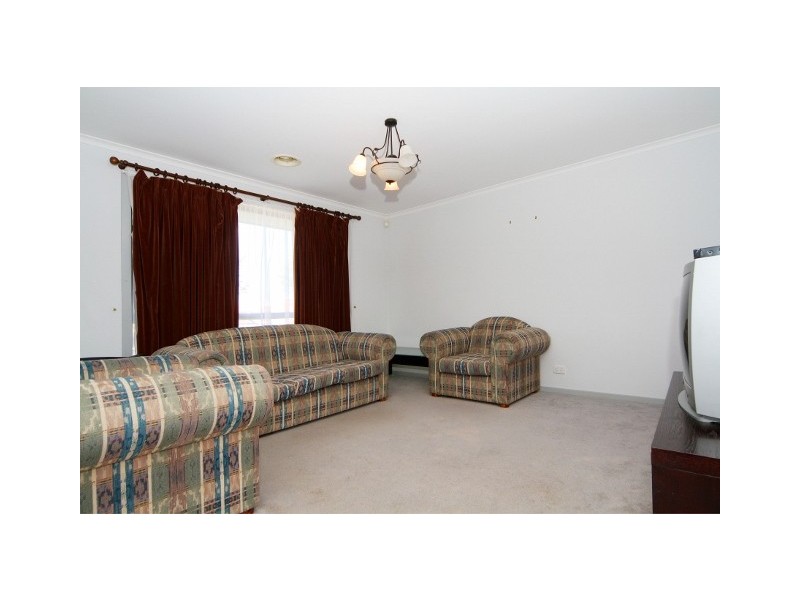 70 Catherine Drive, Hillside VIC 3037