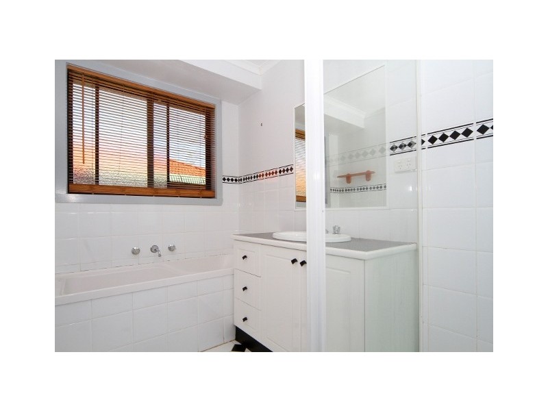 70 Catherine Drive, Hillside VIC 3037