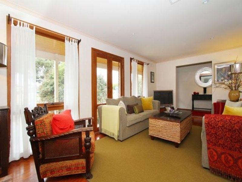 13 Wyperfeld Avenue, Taylors Lakes VIC 3038