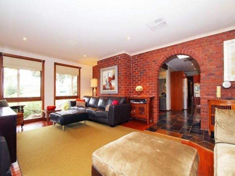 13 Wyperfeld Avenue, Taylors Lakes VIC 3038