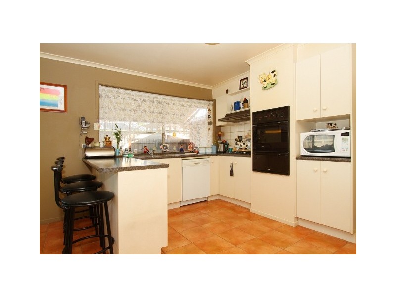 14 Rockwall Close, Sydenham VIC 3037