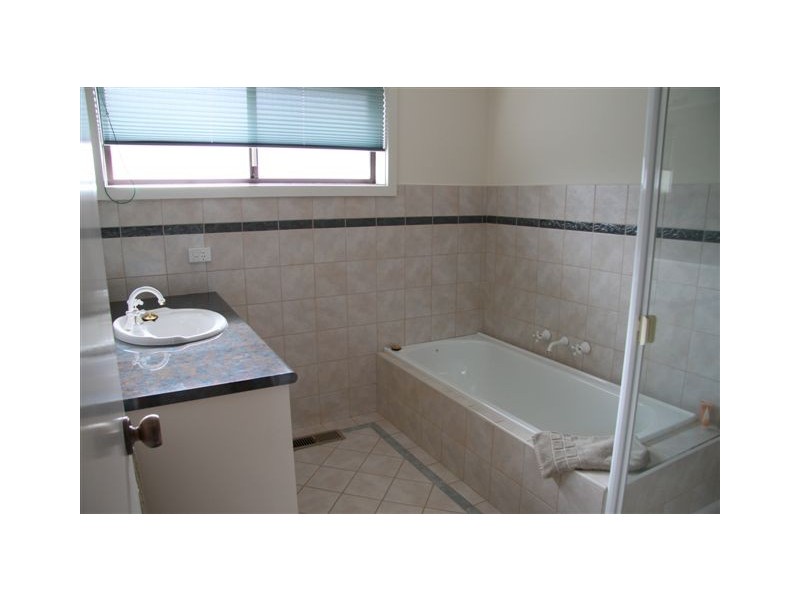 3 Carrington Street, Sydenham VIC 3037