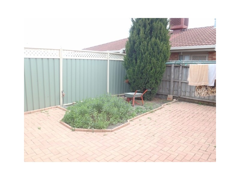 37 Delbridge Drive, Sydenham VIC 3037