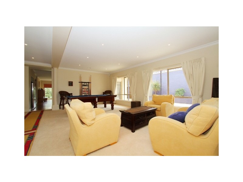 5 Namatjira Court, Taylors Lakes VIC 3038