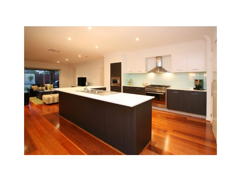 15 Collins Street, Taylors Hill VIC 3037