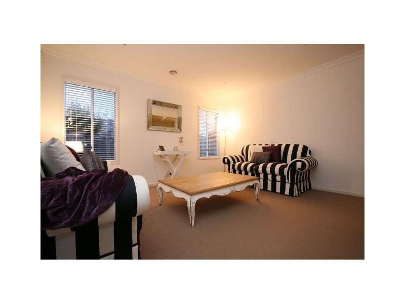 15 Collins Street, Taylors Hill VIC 3037