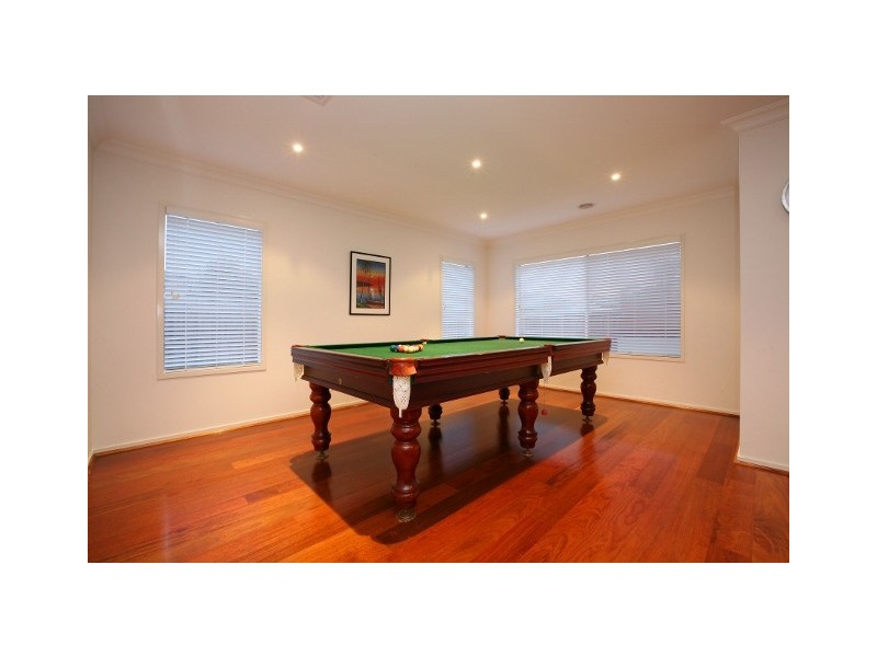 15 Collins Street, Taylors Hill VIC 3037