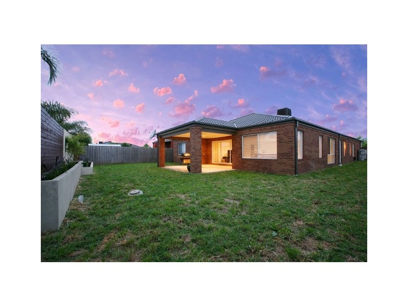 15 Collins Street, Taylors Hill VIC 3037