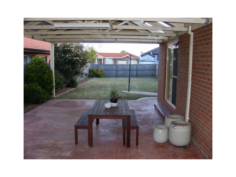 62 Wellesley Drive, Taylors Lakes VIC 3038