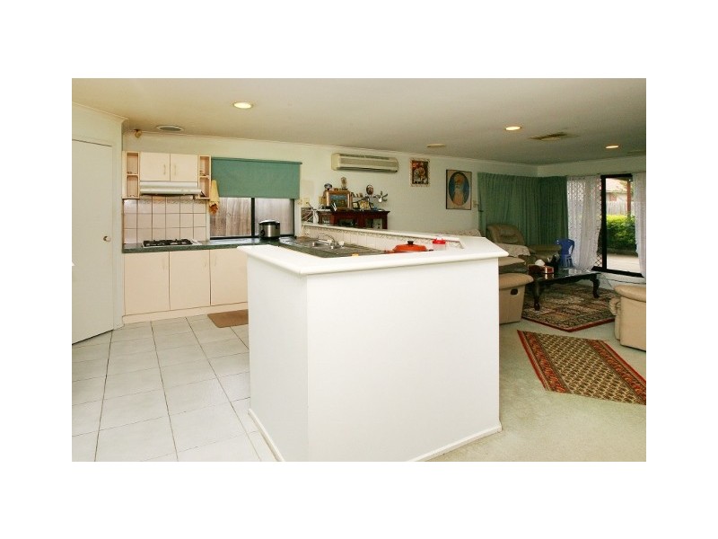 10 Alexander Close, Delahey VIC 3037