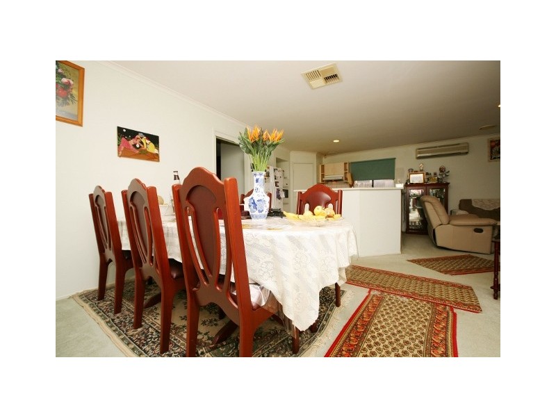 10 Alexander Close, Delahey VIC 3037