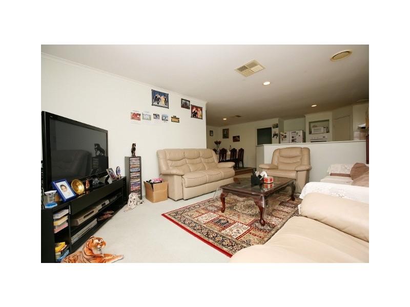 10 Alexander Close, Delahey VIC 3037