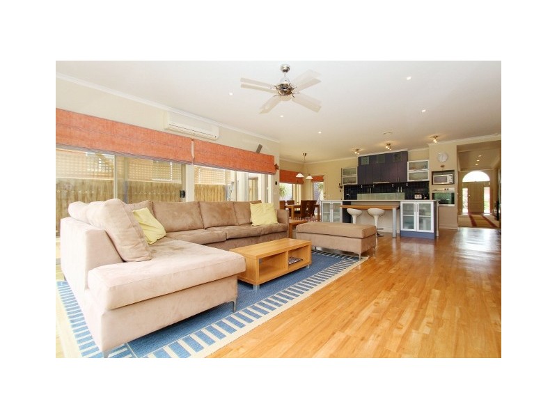 5 Namatjira Court, Taylors Lakes VIC 3038