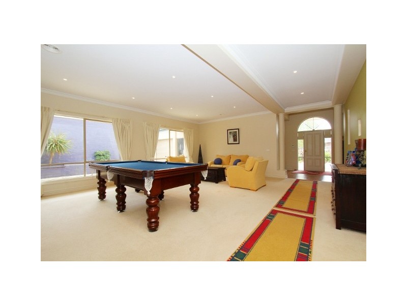 5 Namatjira Court, Taylors Lakes VIC 3038