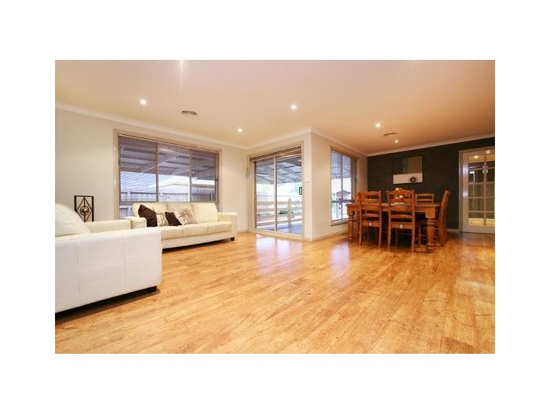 50 Admirals Crescent, Taylors Lakes VIC 3038