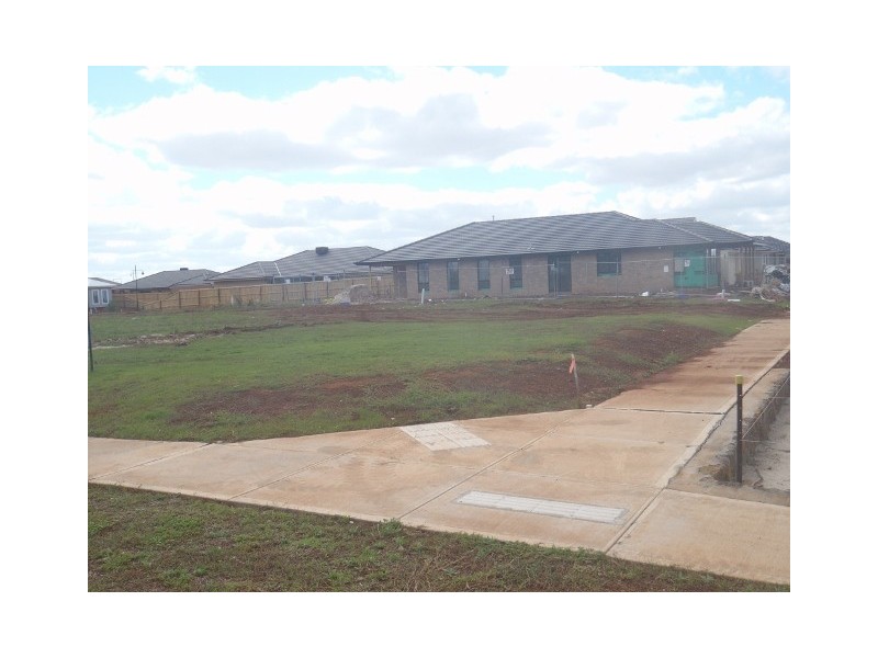 30 St Arnaud Road, Eynesbury VIC 3338