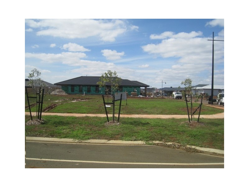 30 St Arnaud Road, Eynesbury VIC 3338