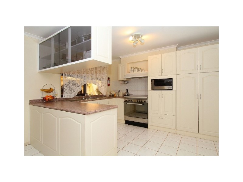 9 Milligan Parade, Sydenham VIC 3037
