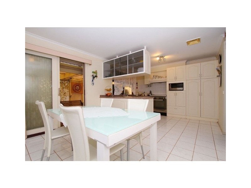 9 Milligan Parade, Sydenham VIC 3037