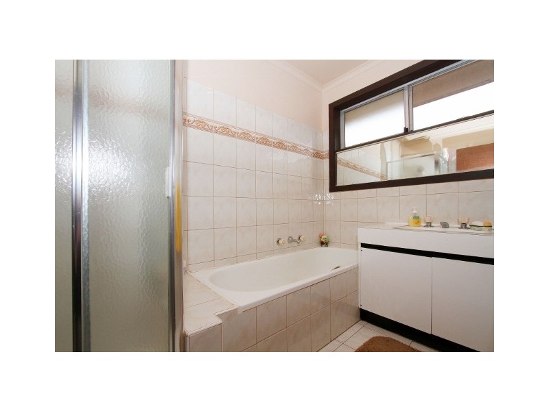 39 President Road, Albanvale VIC 3021