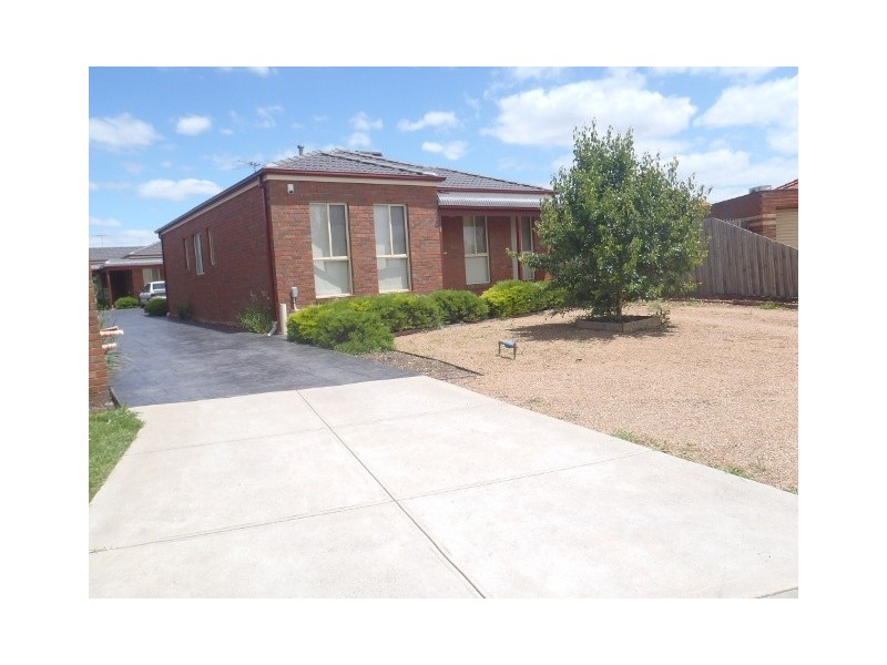 1/4 Hyperno Court, Keilor Downs VIC 3038