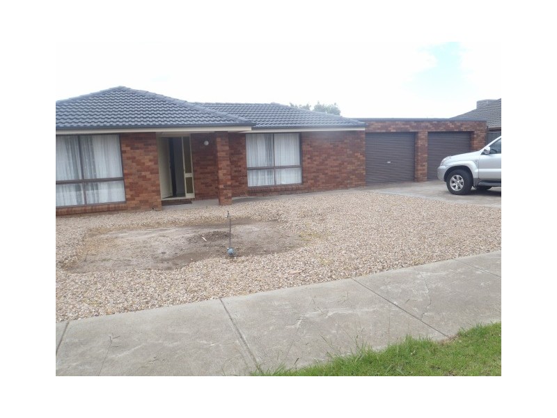 14 Tekapo Crescent, Taylors Lakes VIC 3038