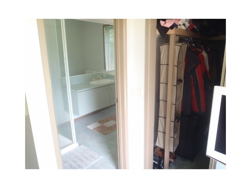 16 Farmhouse Court, Sydenham VIC 3037