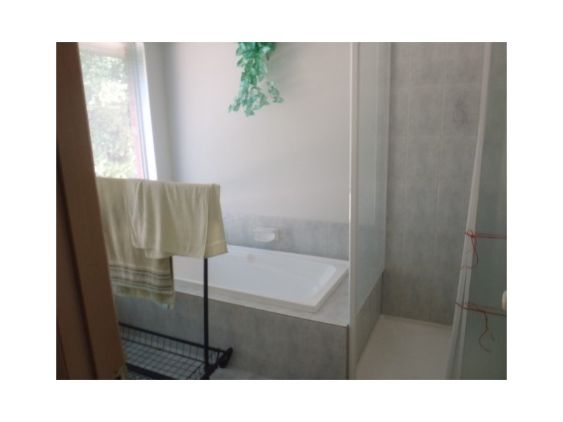 16 Farmhouse Court, Sydenham VIC 3037