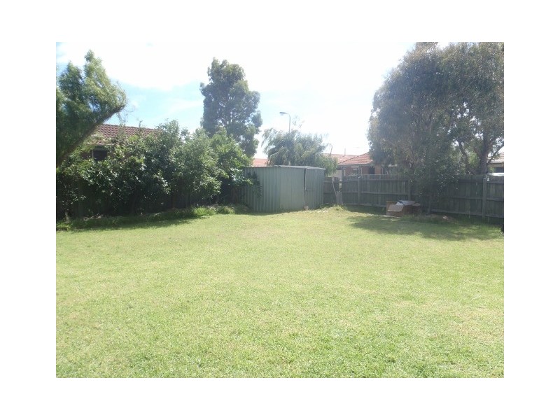 16 Farmhouse Court, Sydenham VIC 3037