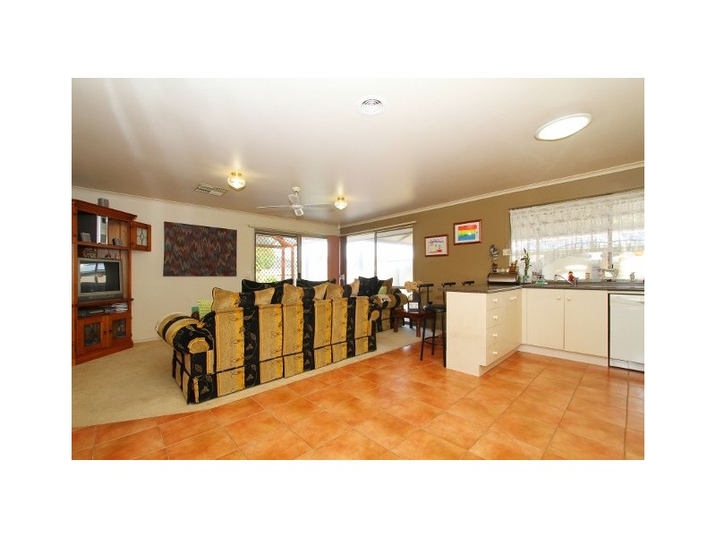 14 Rockwall Close, Sydenham VIC 3037