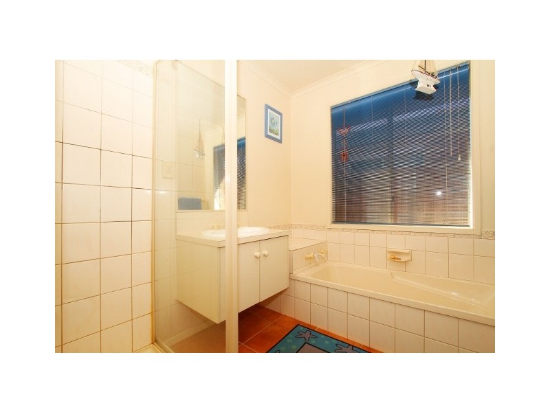 14 Rockwall Close, Sydenham VIC 3037