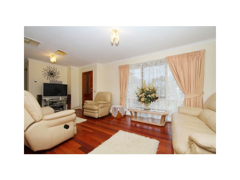 9 Milligan Parade, Sydenham VIC 3037