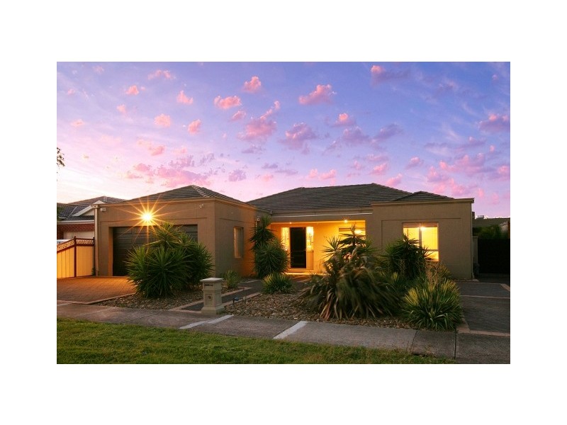109 Robertsons Road, Taylors Lakes VIC 3038