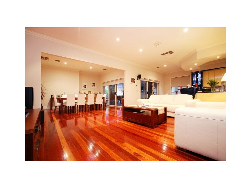 109 Robertsons Road, Taylors Lakes VIC 3038
