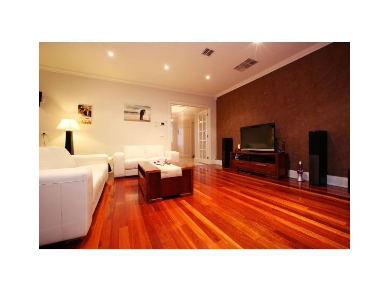 109 Robertsons Road, Taylors Lakes VIC 3038