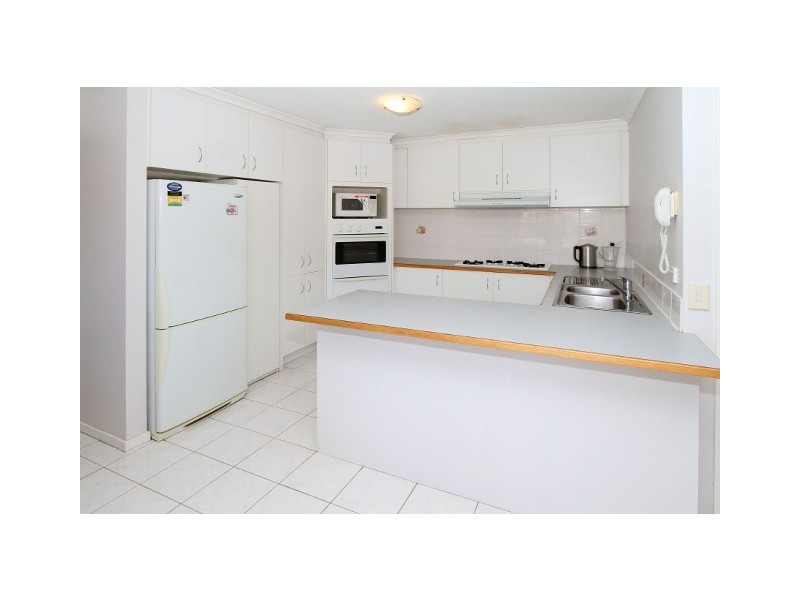 33 McCubbin Drive, Taylors Lakes VIC 3038