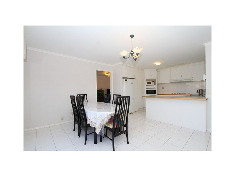 33 McCubbin Drive, Taylors Lakes VIC 3038