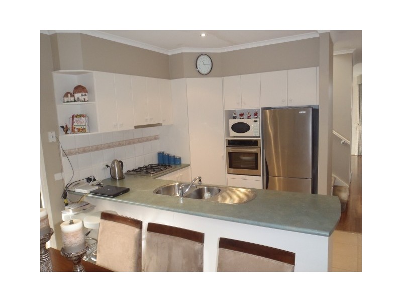 37 Wattletree Drive, Taylors Hill VIC 3037
