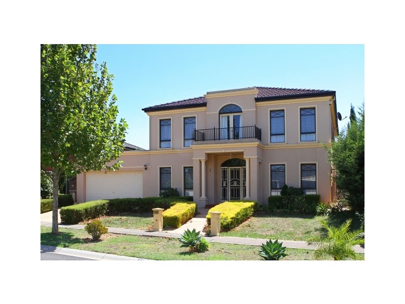 2 Nolan Place, Taylors Lakes VIC 3038