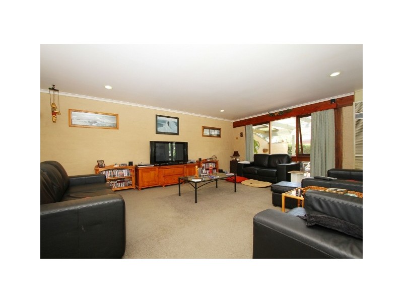 32 Erskine Way, Sydenham VIC 3037