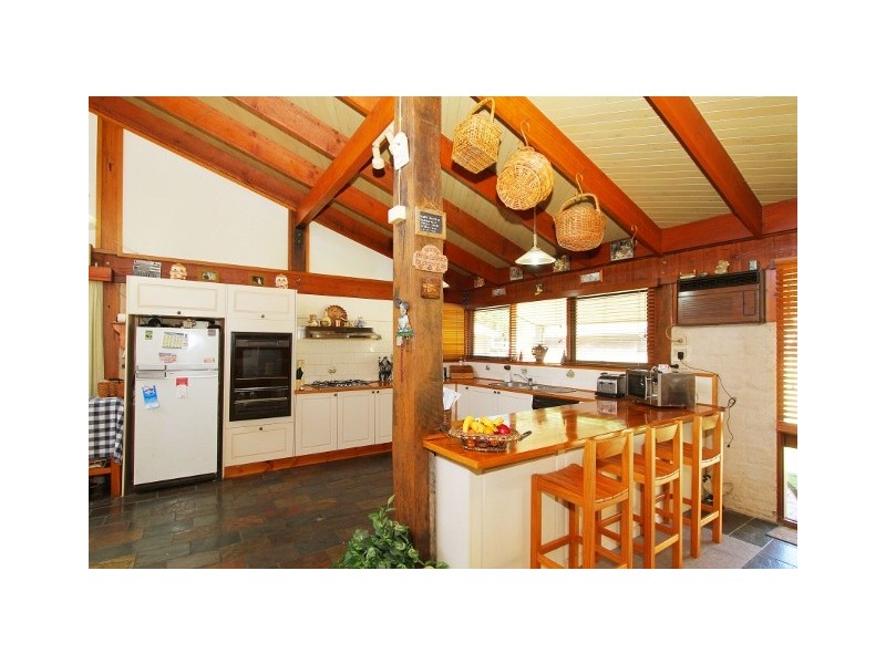 32 Erskine Way, Sydenham VIC 3037